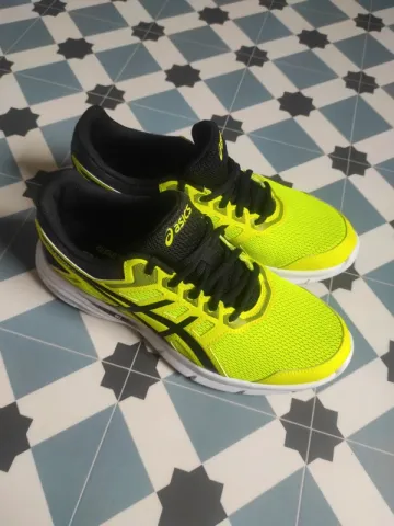 Asics Gel Excite 5 bike d'occasion — image 1 sur 4