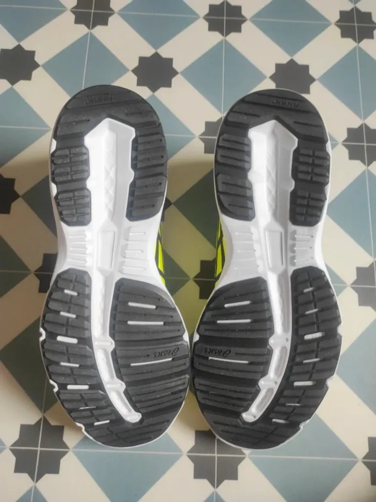 Asics Gel Excite 5 bike d'occasion — image 4 sur 4