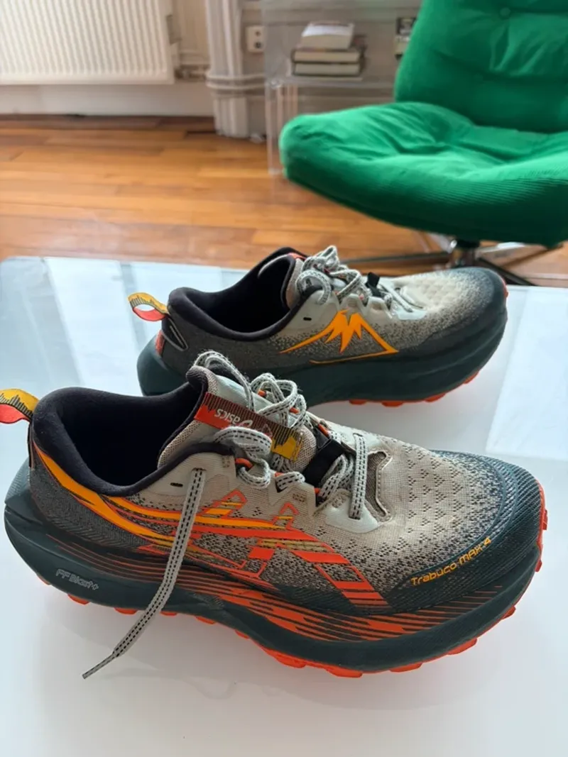 Gebrauchtes Asics Trabuco Max 4 Running Shoes