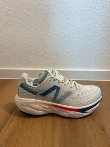 Tweedehands New Balance Fresh Foam X More v6 bike — afbeelding 1 van 8