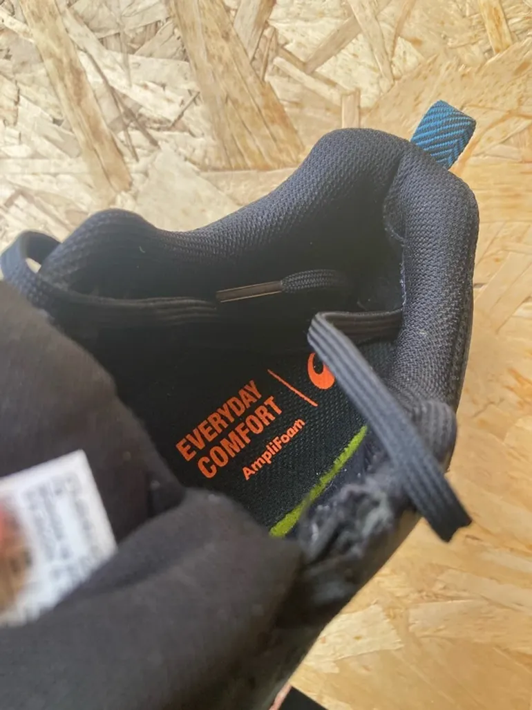 Used Asics Gel Sonoma 5 bike — image 9 of 9