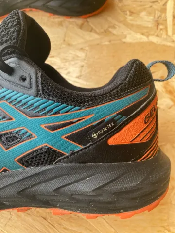 Used Asics Gel Sonoma 5 bike — image 2 of 9