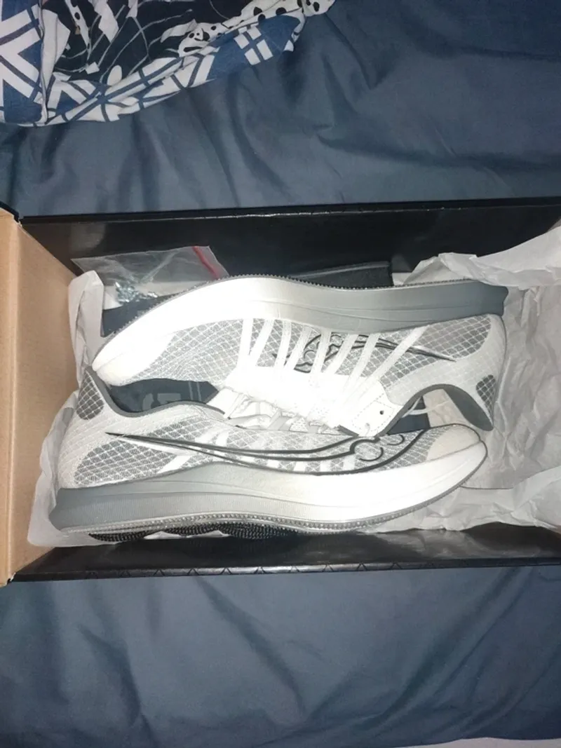 Used Saucony Terminal VT Running Shoes