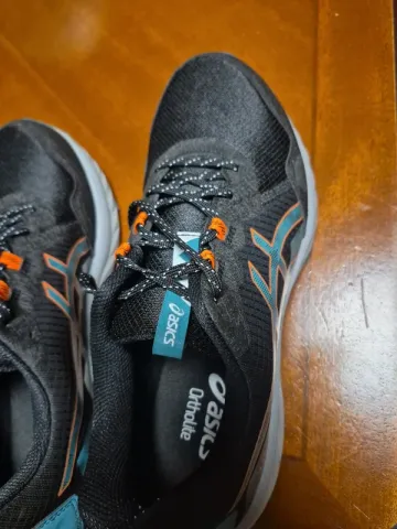 Used Asics Gel bike — image 1 of 3