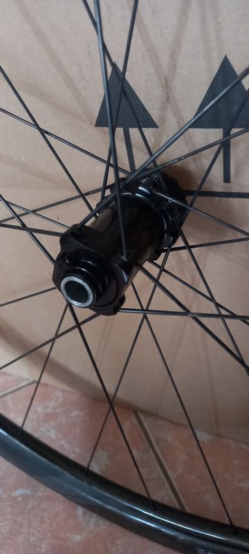 Used Fulcrum Wind 40 DB 2025 bike — image 6 of 11