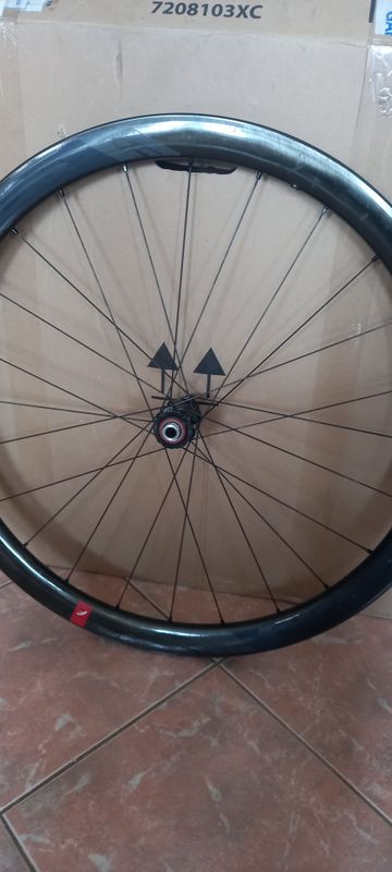 Used Fulcrum Wind 40 DB 2025 bike — image 9 of 11