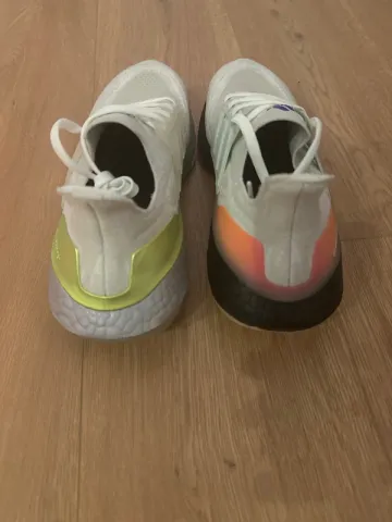 Used Adidas Ultraboost 21 LTD bike — image 4 of 5