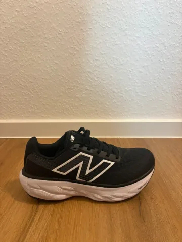 Used New Balance Fresh Foam X More v6 bike — image 1 of 9