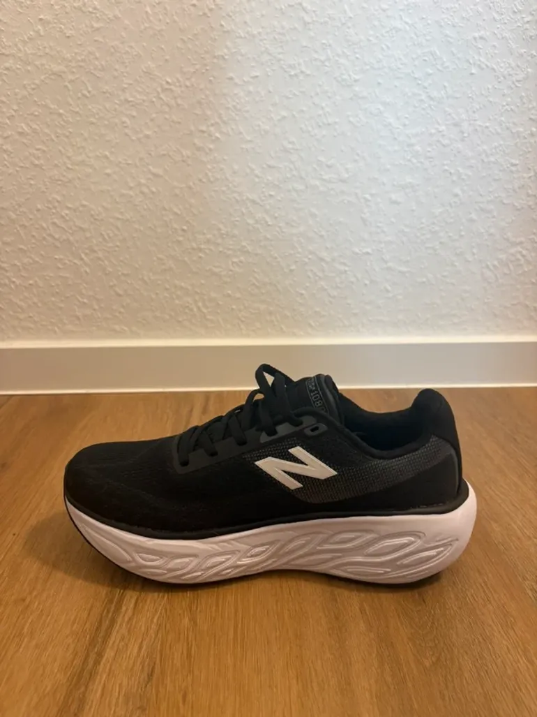 Used New Balance Fresh Foam X More v6 bike — image 3 of 9