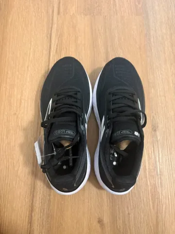 Used New Balance Fresh Foam X More v6 bike — image 4 of 9