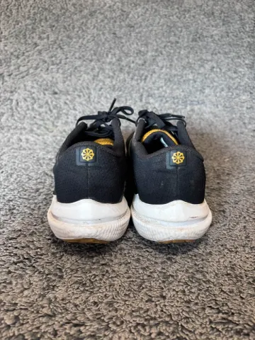 Used Nike Running Shoes bike — image 4 of 5