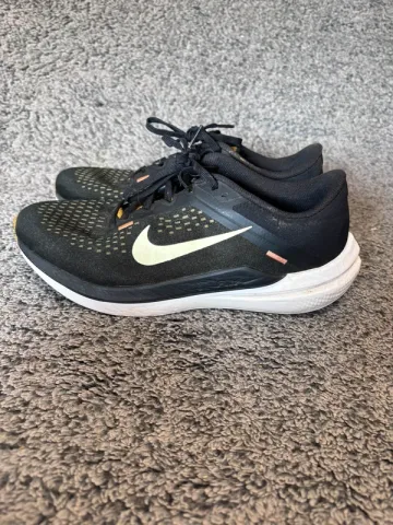 Used Nike Running Shoes bike — image 3 of 5