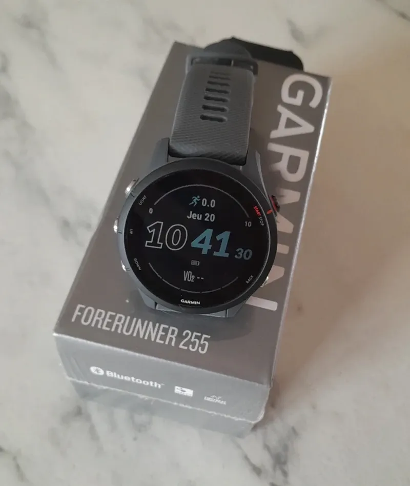 Used Garmin Forerunner 255 Electronics