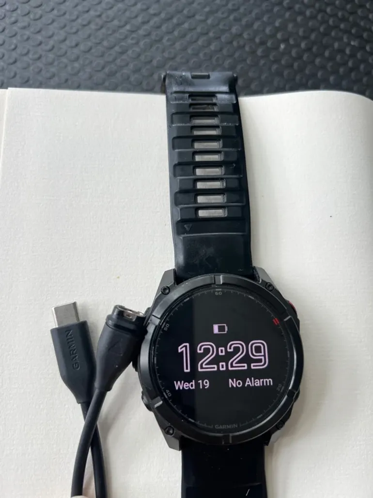 Garmin fenix 8 Pro AMOLED bike d'occasion — image 2 sur 4
