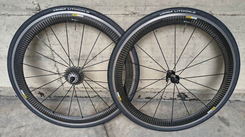 Käytetty Mavic COSMIC Carbon Pro Wheels