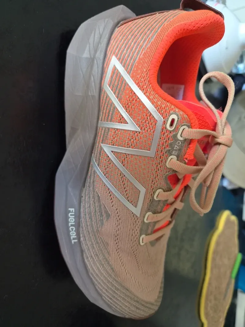 Used New Balance FuelCell Venym Running Shoes