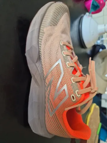 Used New Balance FuelCell Venym bike — image 3 of 15