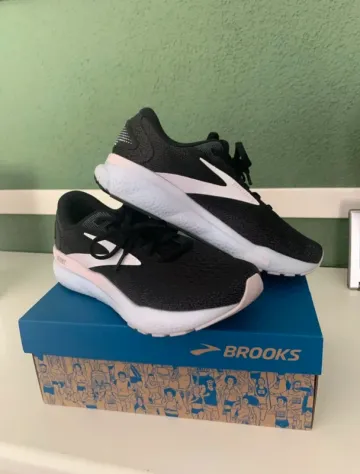 Käytetty Brooks hardloopschoenen maat 40 bike — kuva 1 / 3