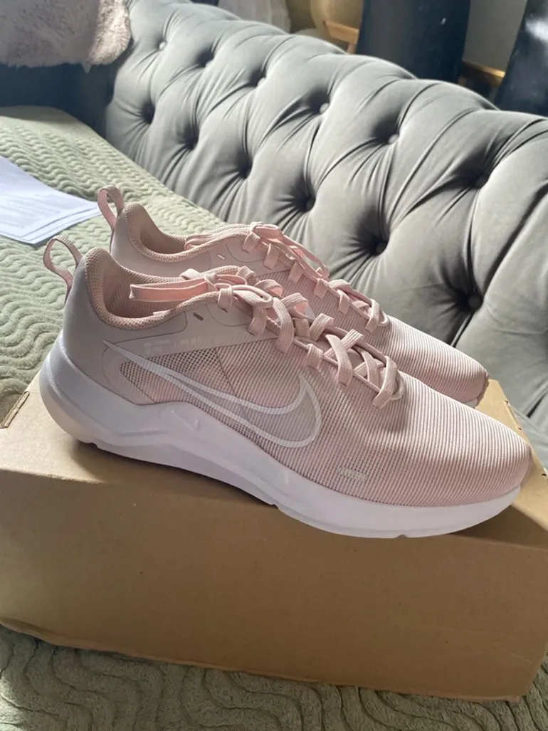 Used Nike Chaussures de course taille 39 bike — image 2 of 6