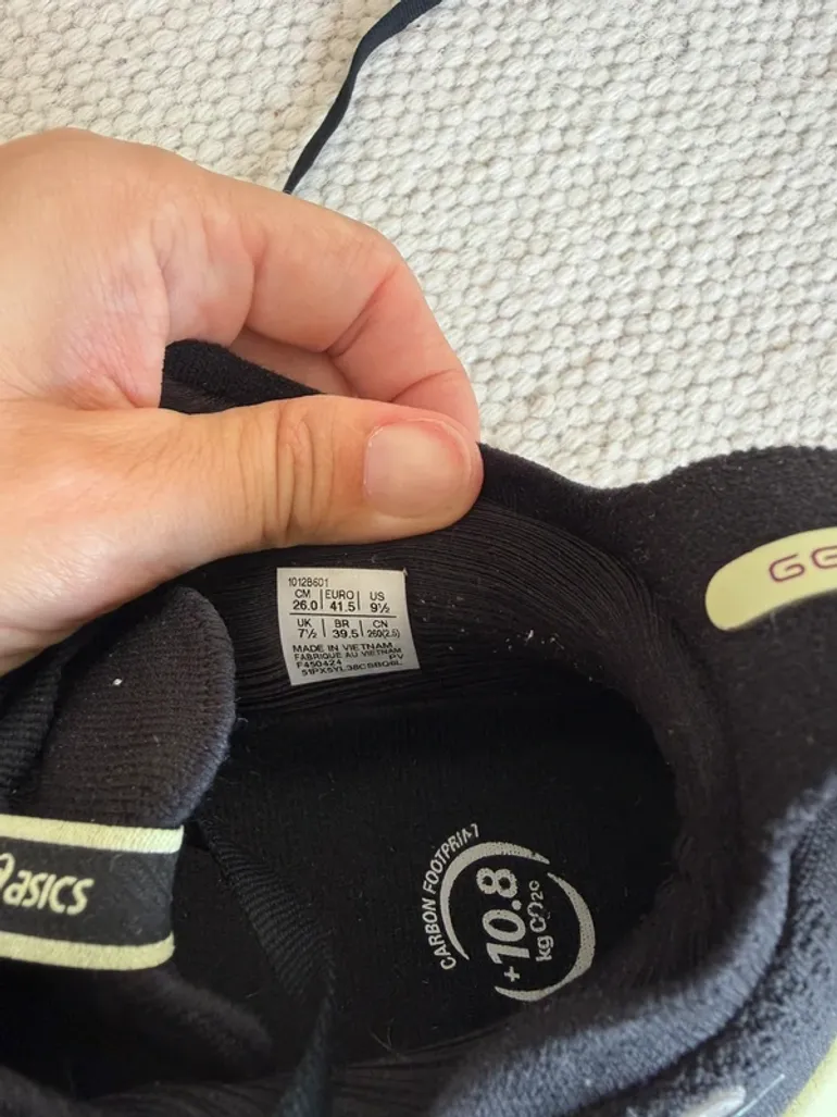 Used Asics Gel Nimbus 26 bike — image 4 of 8