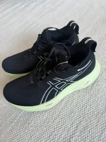 Used Asics Gel Nimbus 26 bike — image 1 of 8