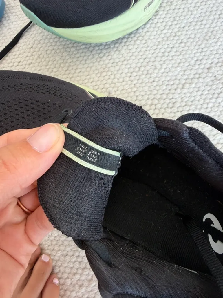 Used Asics Gel Nimbus 26 bike — image 6 of 8