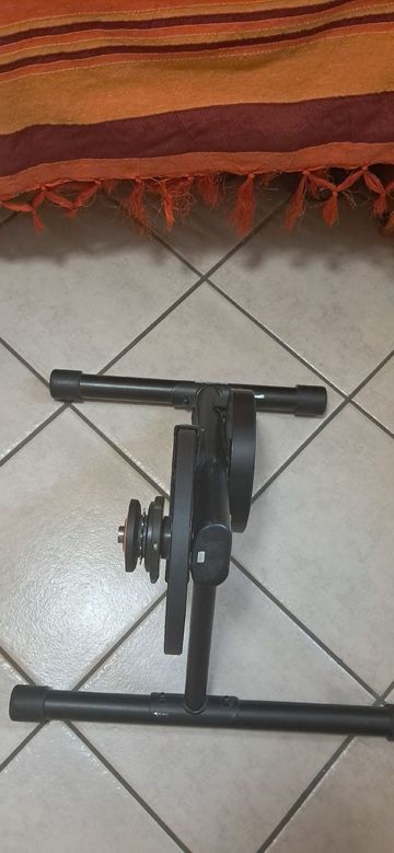 Brugt Van Rysel D100 Interactive Smart Trainer bike — billede 2 af 3