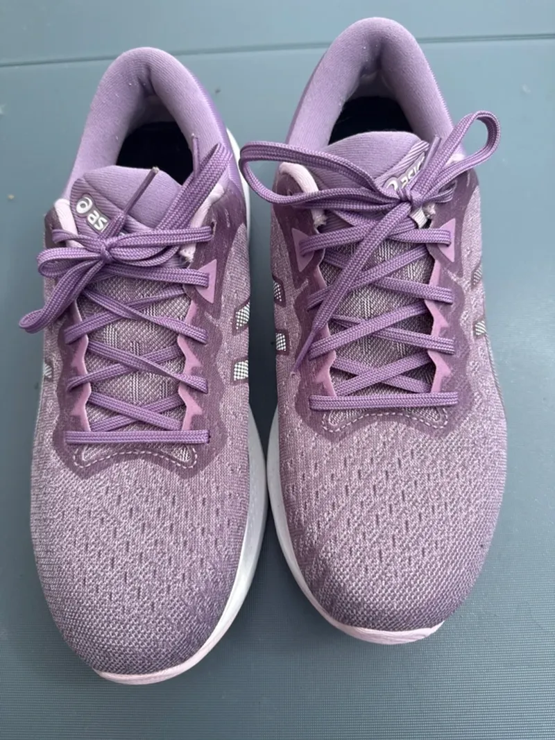 Käytetty Asics Ortholite Running Shoes