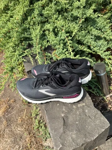 Used Brooks Adrenaline 20 GTS bike — image 2 of 8
