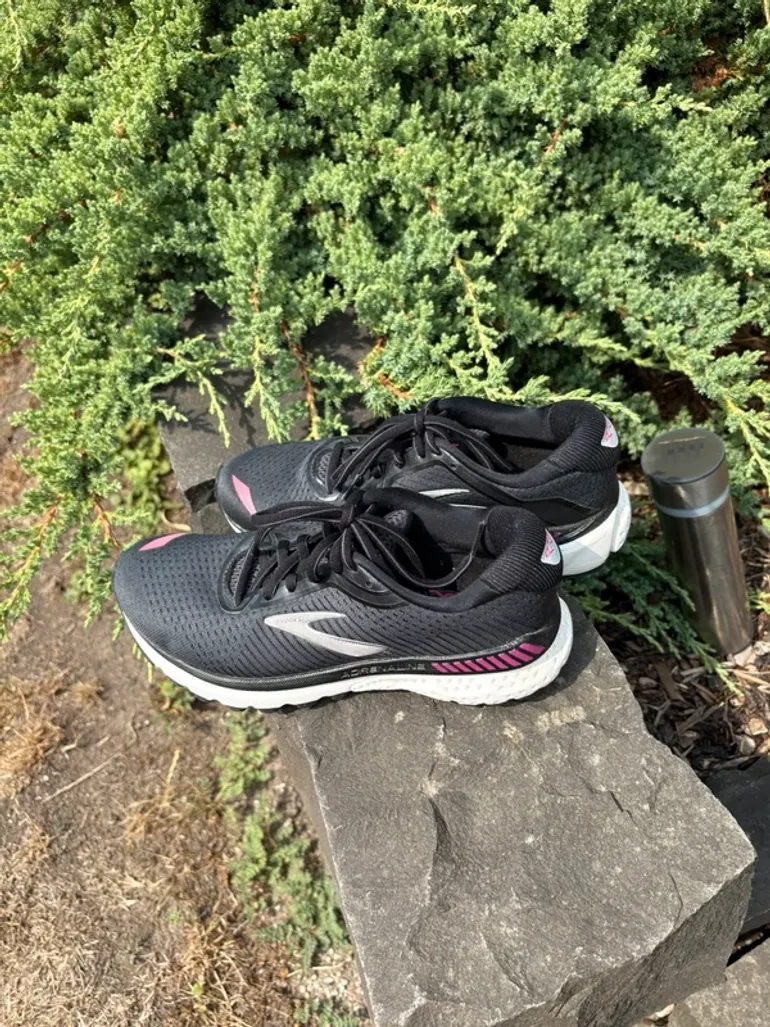 Used Brooks Adrenaline 20 GTS bike — image 2 of 8