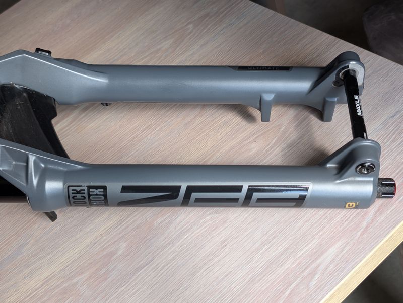 Brugt RockShox ZEB Ultimate Charger 3.1 170mm grey (incl. fender) 2025 Fork