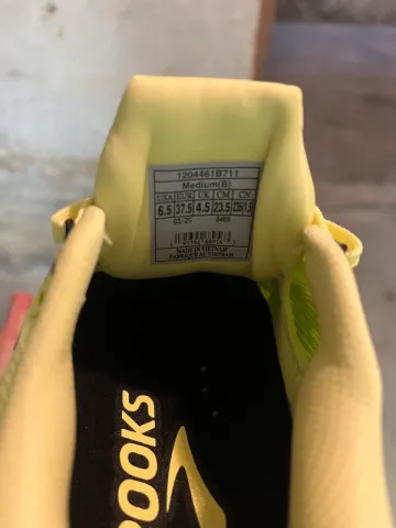 Used Brooks Cascadia 19 bike — image 3 of 4