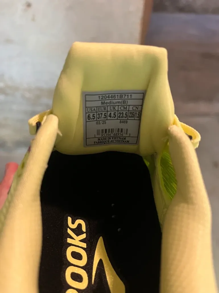 Used Brooks Cascadia 19 bike — image 3 of 4