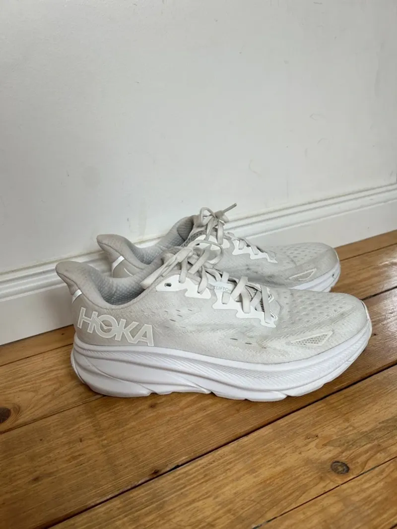 Used Hoka Clifton 9 Running Shoes