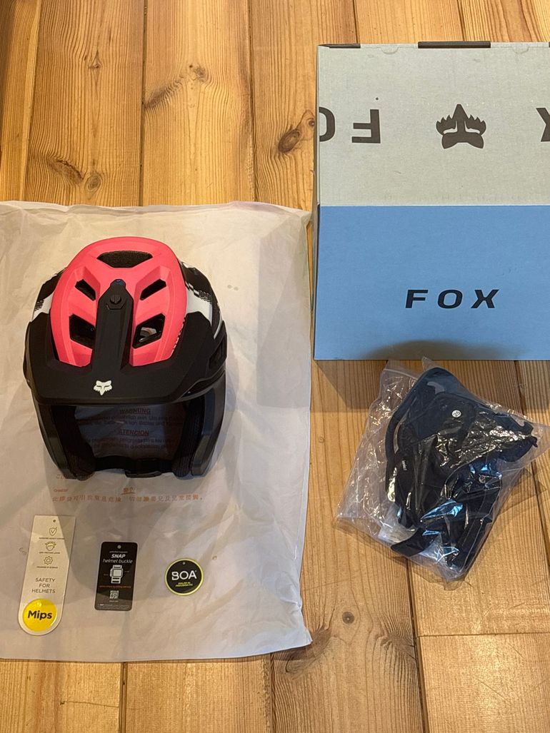 Used Fox Dropframe Pro Helmet 2026 bike — image 2 of 2