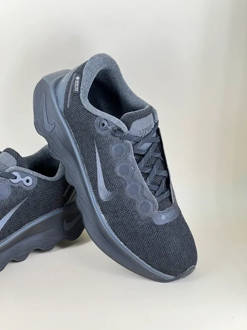 Used Nike Motiva Gore-Tex Running Shoes