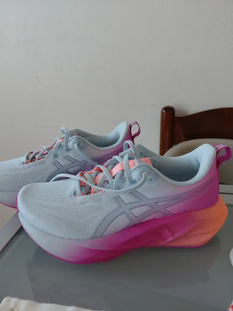 Tweedehands Asics Novablast 5 Running Shoes