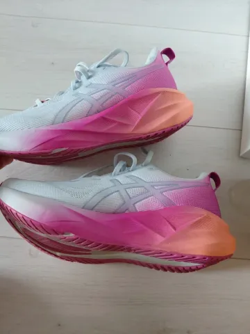 Used Asics Novablast 5 bike — image 3 of 4