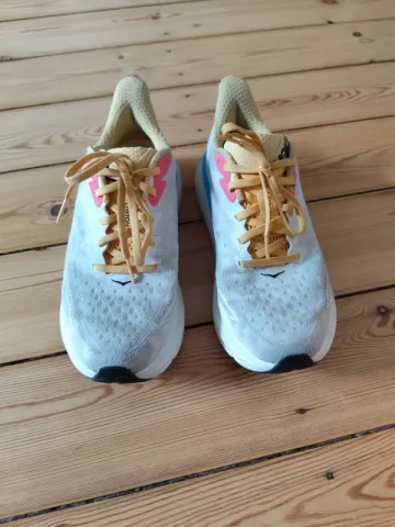 Used Hoka Clifton 9 bike — image 3 of 6