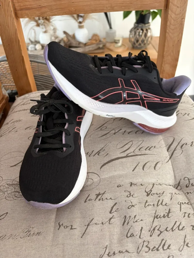 Used Asics Running Shoes Running Shoes