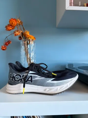 Used Hoka Spikes bike — image 2 of 14