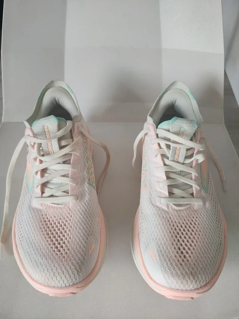 Used Brooks Hyperion Running Shoes