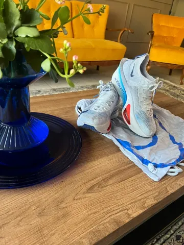 Used Nike Air Zoom Alphafly Next% 3 bike — image 3 of 5