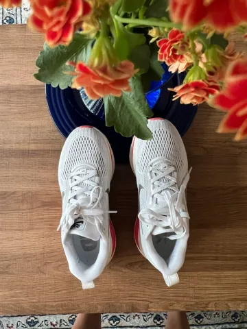 Nike Vomero 18 bike d'occasion — image 2 sur 3