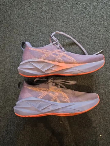 Used Asics Novablast 5 bike — image 5 of 7