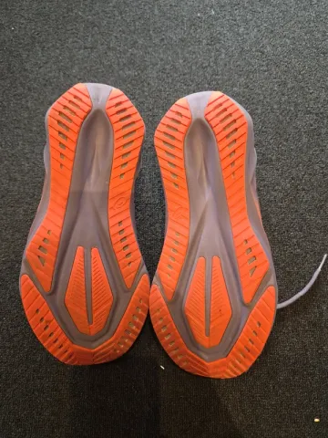 Used Asics Novablast 5 bike — image 4 of 7