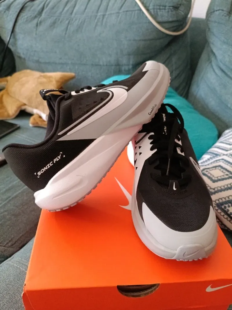Używany Nike Sonic Fly Running Shoes
