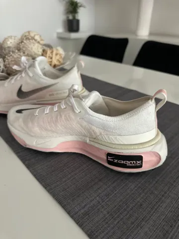 Used Nike ZoomX Invincible Run 3 bike — image 10 of 10
