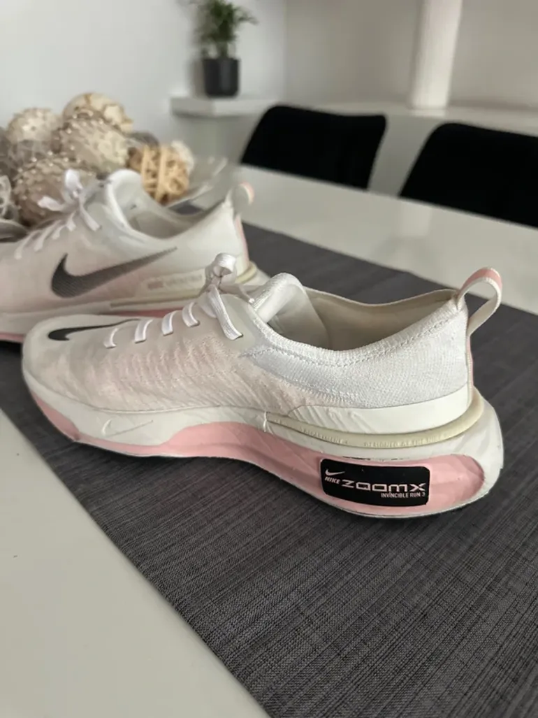 Used Nike ZoomX Invincible Run 3 bike — image 10 of 10