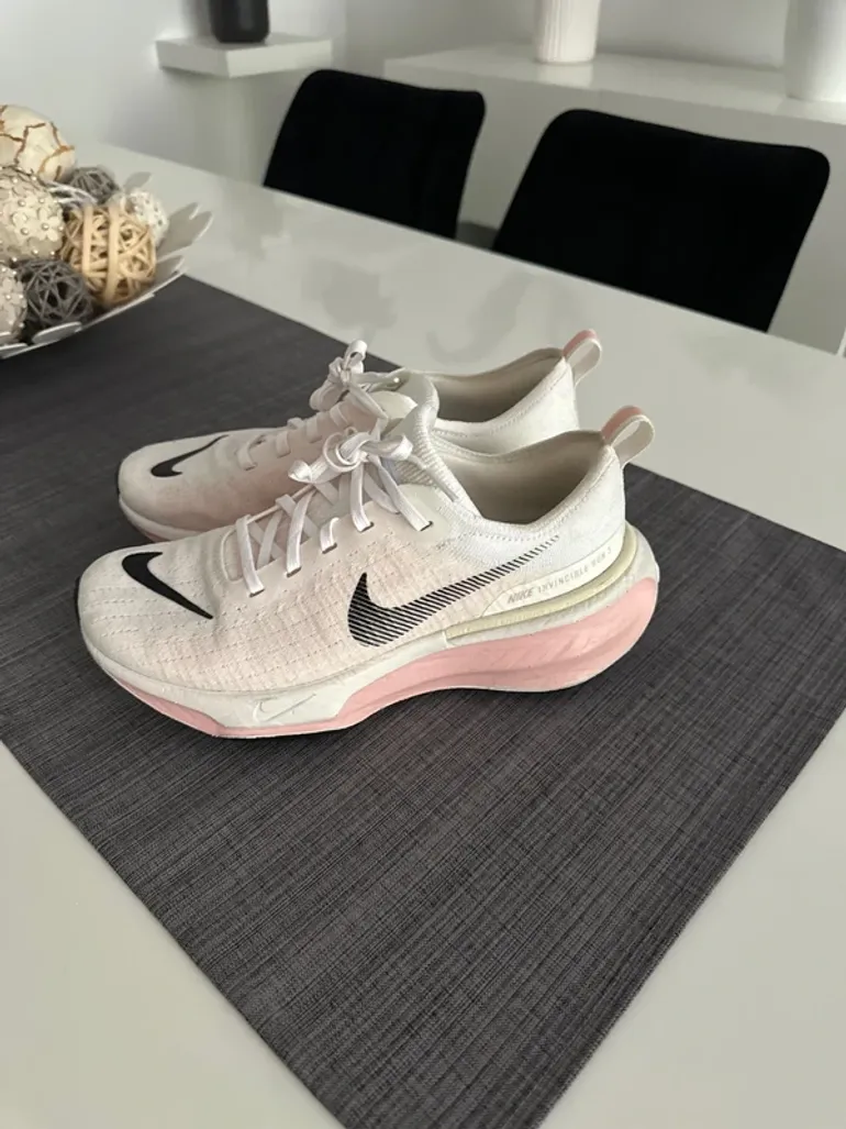 Used Nike ZoomX Invincible Run 3 bike — image 2 of 10
